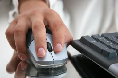 Hand guiding computer mouse
