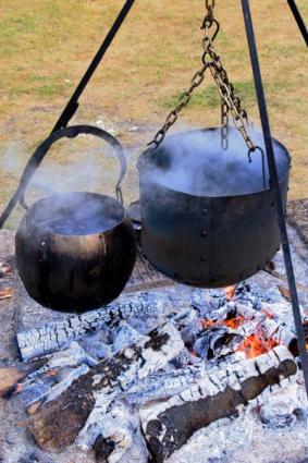 Cooking with a tripod