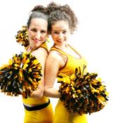 Free cheerleading routines are easy to find.
