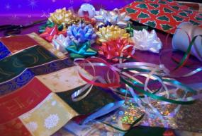  wrapping paper and ribbon