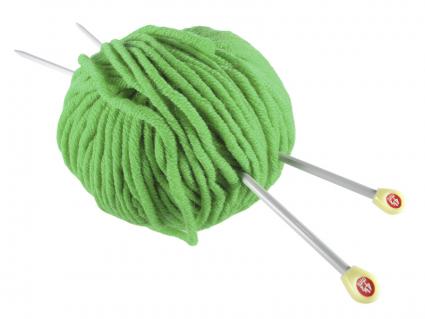 knitting needles and yarn