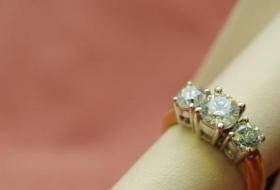 3 stone diamond ring
