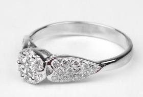 Pave petals