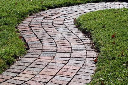 Landscaping Ideas for Small Front Yards | LoveToKnow