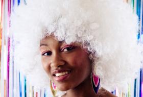 1970 con il trucco afro