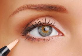 trucco degli occhi da vicino