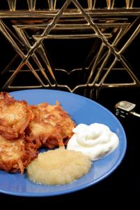 Latkes with sour cream and applesauce