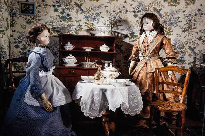 Antique Dollhouses The Beauty of Miniature Design LoveToKnow