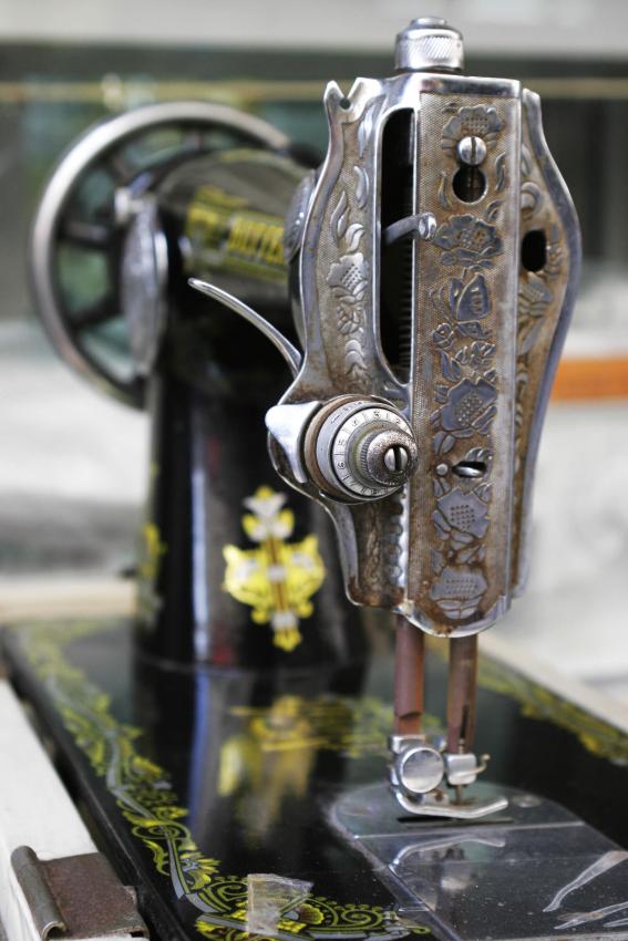 Antique Sewing Machines A Historical Look LoveToKnow