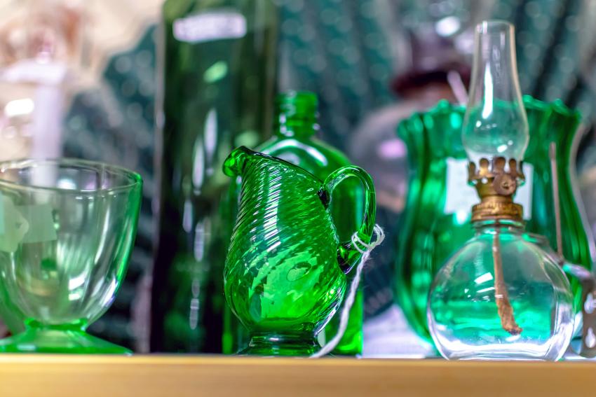 Antique Glassware Identification Tips & What to Look For LoveToKnow