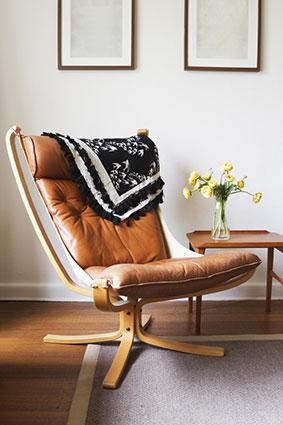 vintage tan danish chair