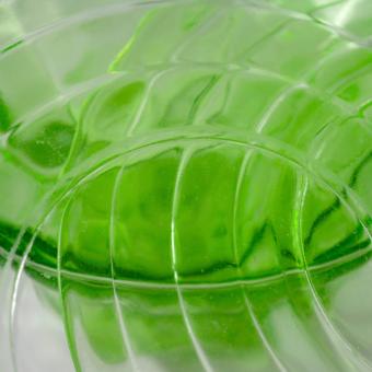 https://cf.ltkcdn.net/antiques/images/slide/247614-850x850-11-green-depression-glass.jpg