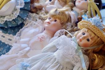 Vintage dolls that store are worth money