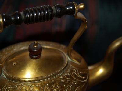 Antique_brass_teapot.jpg
