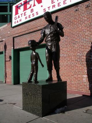 Babe_ruth_statue.jpg