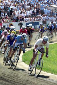 Cyclists_racing.jpg