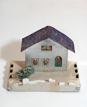 Types of Victorian Antique Christmas Houses | LoveToKnow