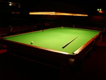 Antiquebilliardcues.jpg