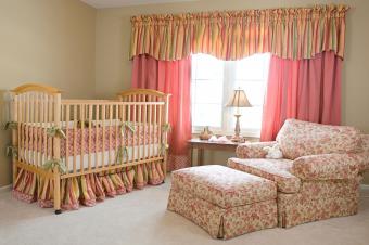 https://cf.ltkcdn.net/baby/images/slide/216024-850x566-baby-nursery-with-crib.jpg