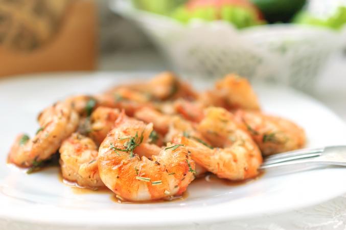 grilled shrimp with herbs and spices