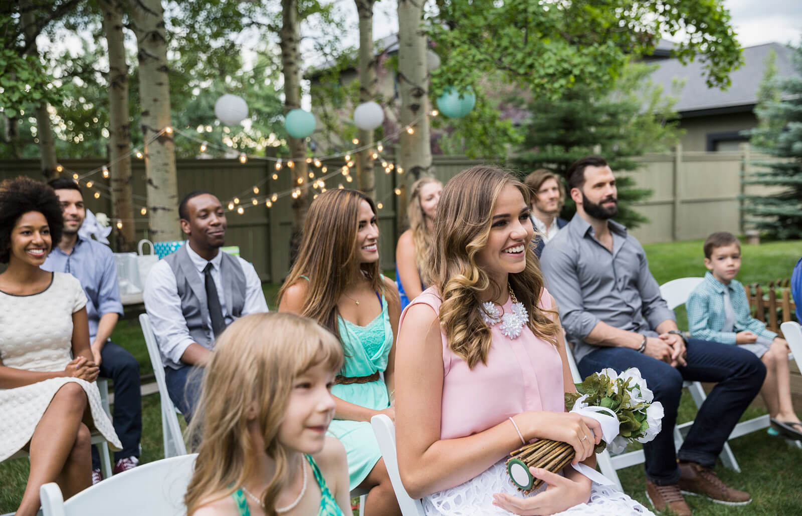 invitados-sentados-boda.jpg