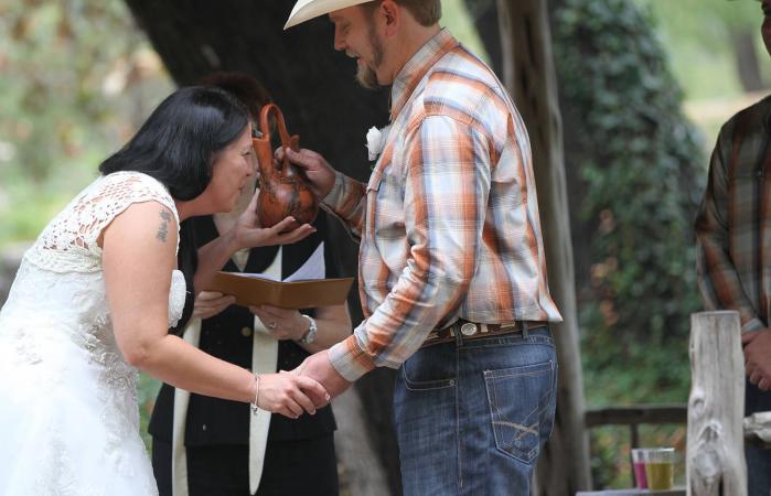 Ceremonia de jarrón de boda nativo americano