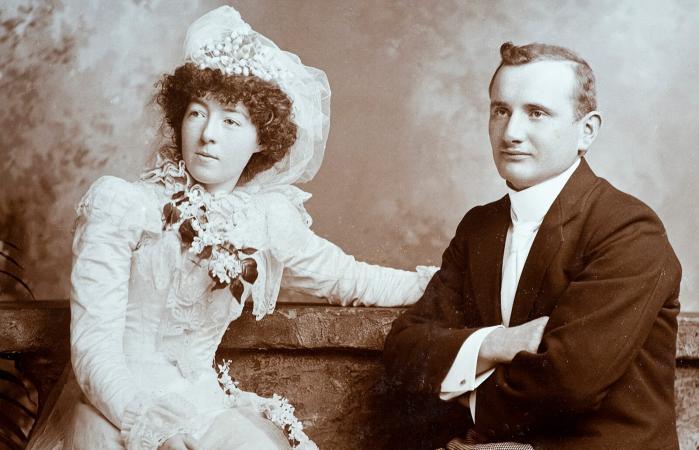 Pareja de boda victoriana