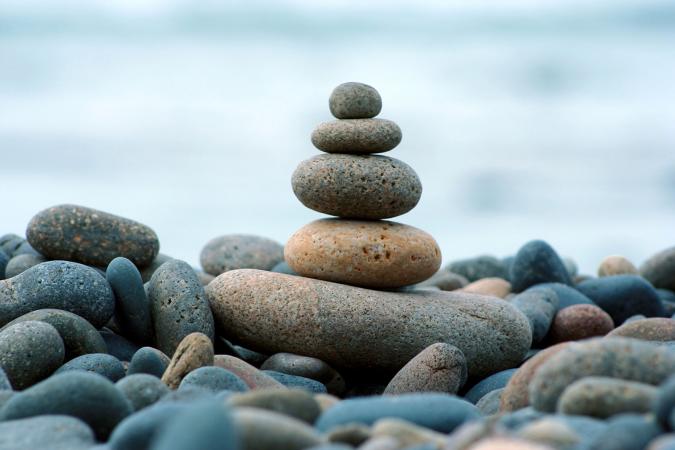 piedras de bendicion en la playa