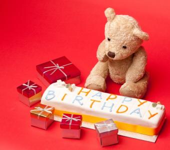 https://cf.ltkcdn.net/cake-decorating/images/slide/112584-736x652-cake4.jpg