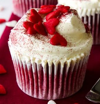 https://cf.ltkcdn.net/cake-decorating/images/slide/113129-385x400-valcup13.jpg