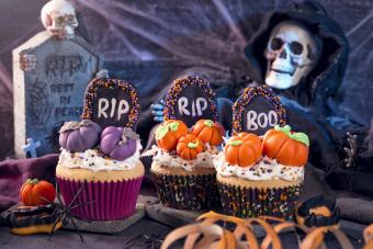 Graveyard cupcakes