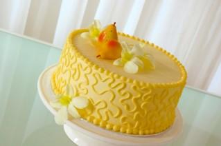 Yellow cake with fruit