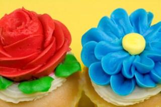 flowers on cupcakes