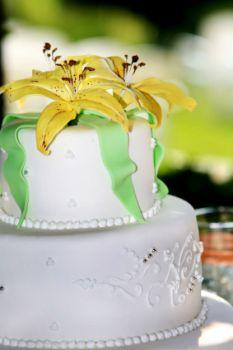 Green ribbons made with fondant