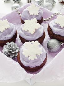 snowflake cupcakes