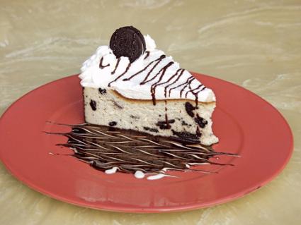 Slice of Oreo cookie cake; © Mark Burch | Dreamstime.com