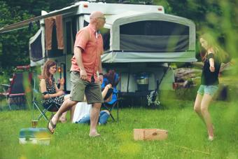 https://cf.ltkcdn.net/camping/images/slide/276413-850x566-pop-up-tent-camper-everywhere.jpg