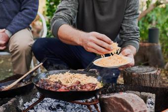 https://cf.ltkcdn.net/camping/images/slide/276487-850x566-foods-bring-camping-3.jpg