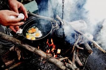 https://cf.ltkcdn.net/camping/images/slide/276490-850x566-foods-bring-camping-6.jpg