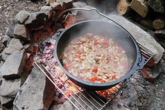 https://cf.ltkcdn.net/camping/images/slide/276494-850x566-foods-bring-camping-11.jpg