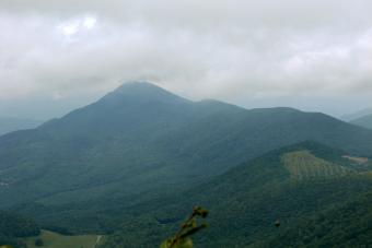 https://cf.ltkcdn.net/camping/images/slide/276759-850x567-elk-knob.jpg