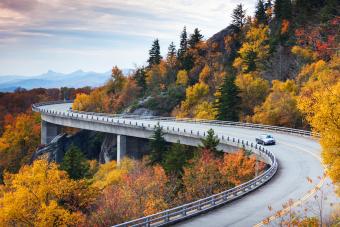 https://cf.ltkcdn.net/camping/images/slide/276767-850x567-cove-viaduct.jpg