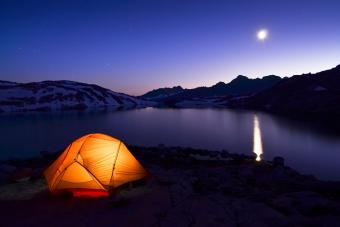 https://cf.ltkcdn.net/camping/images/slide/276807-850x566-enjoying-national-park-camping.jpg