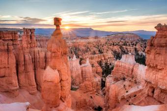 https://cf.ltkcdn.net/camping/images/slide/276813-850x566-bryce-canyon-national-park.jpg