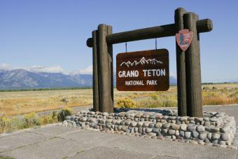https://cf.ltkcdn.net/camping/images/slide/276814-850x566-grand-teton-national-park-1.jpg