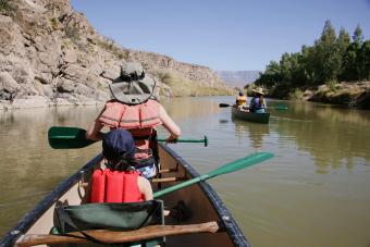 Family Enjoy Canoeing, Rio Grande River