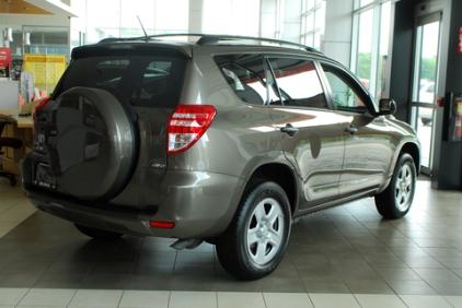Toyota Rav-4; © Dreammediapeel | Dreamstime.com