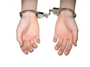 Laws on Talking on Cell Phones While Driving