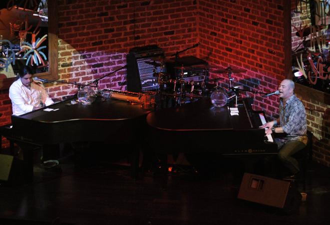 dueling pianos