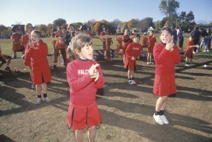 Little league cheerleaders; © Americanspirit | Dreamstime.com